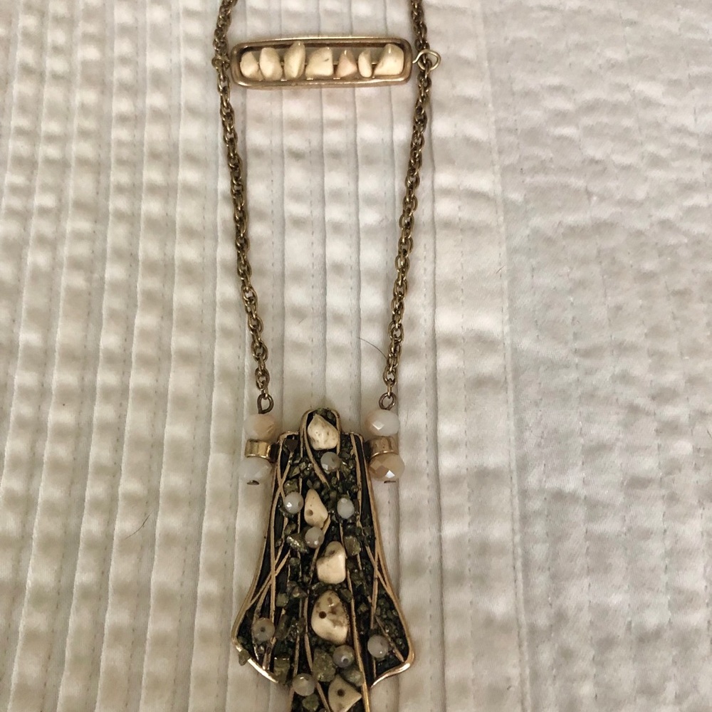 Statement necklace